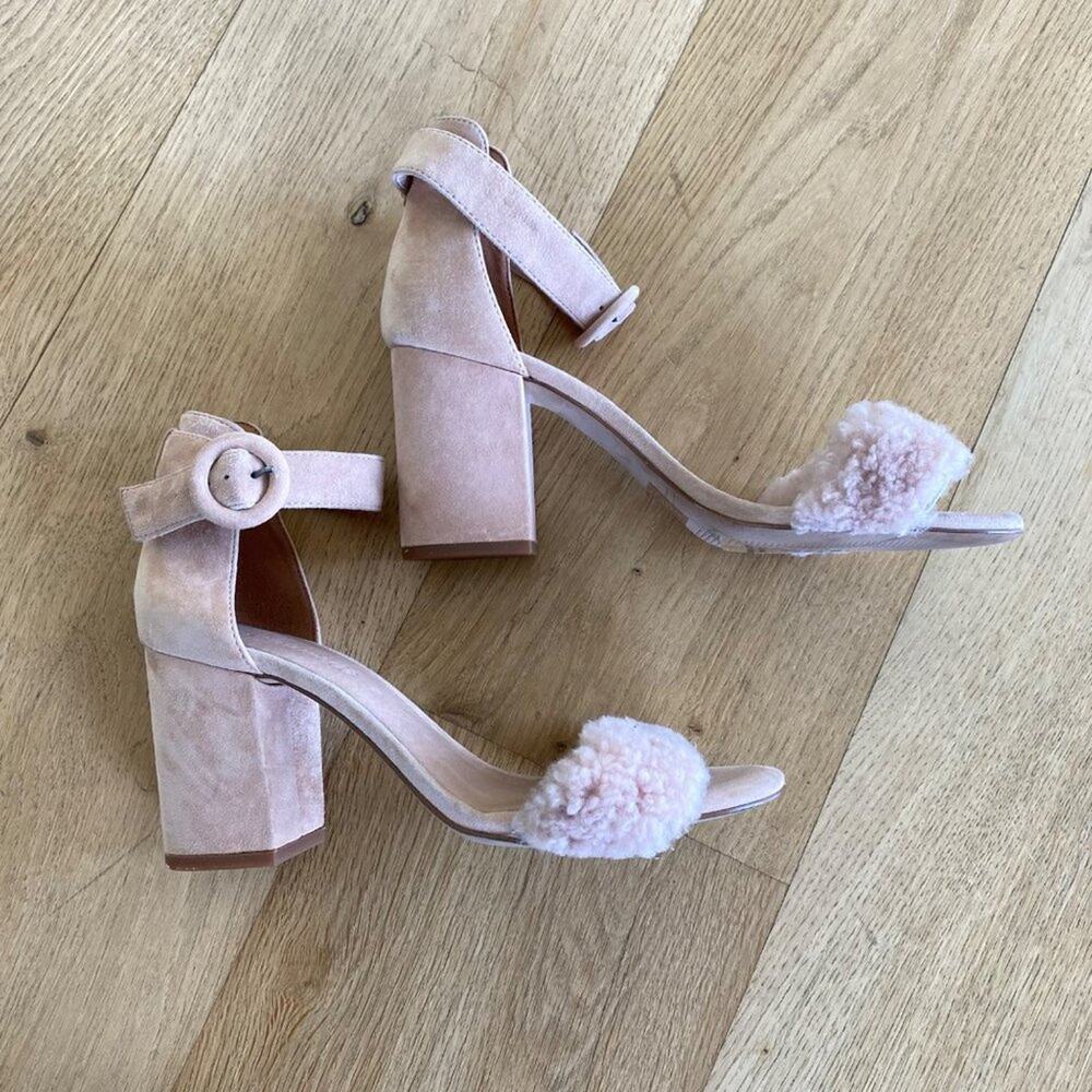Madewell - The Regina Ankle Strap Shearling Sandal in Nude
